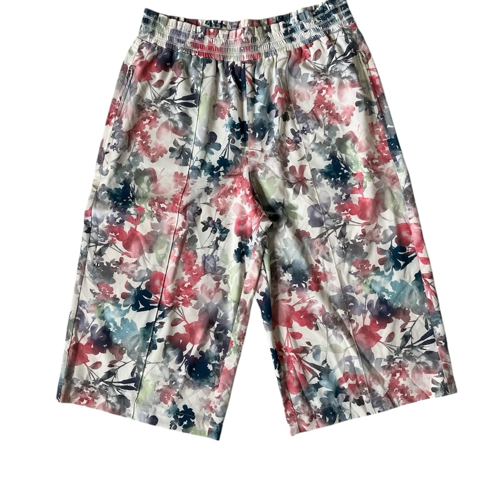 Athleta Medium Savannah Bermuda Shorts Pull-On Wide Leg Floral Cropped
